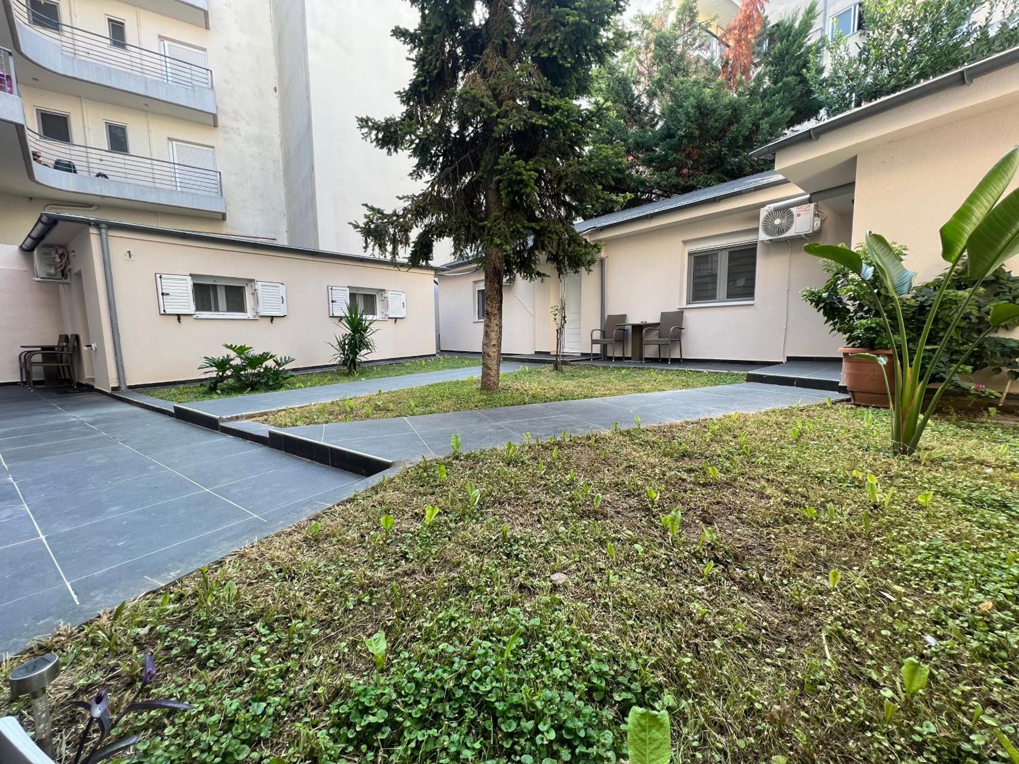 Paradise Apartment *